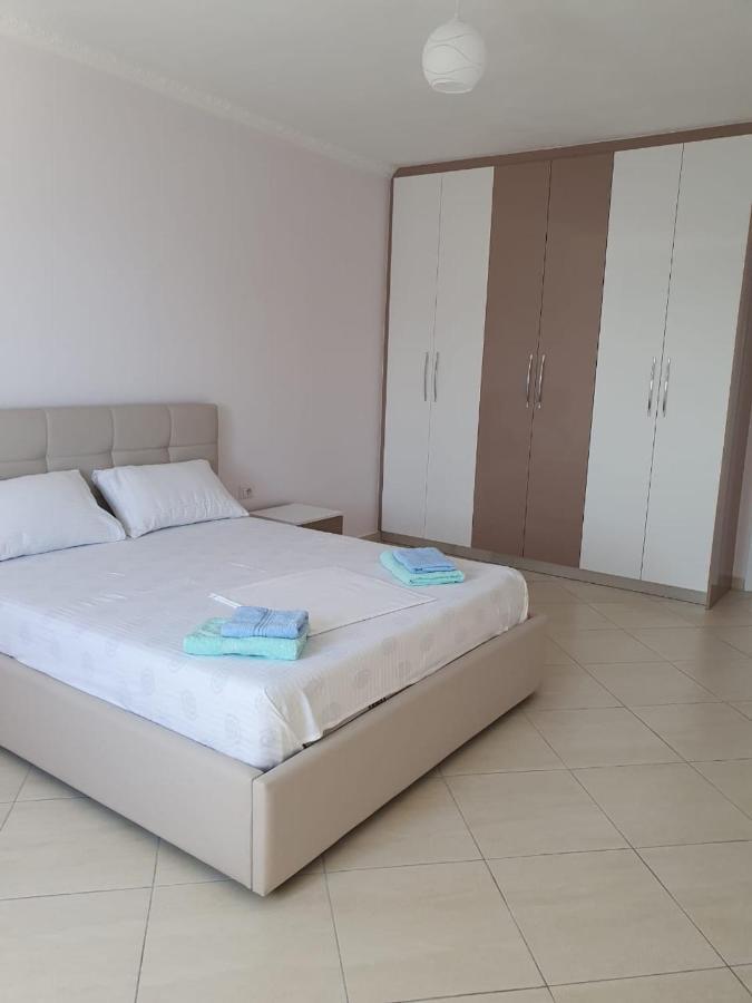 Xhulio Apartments Sarandë 외부 사진