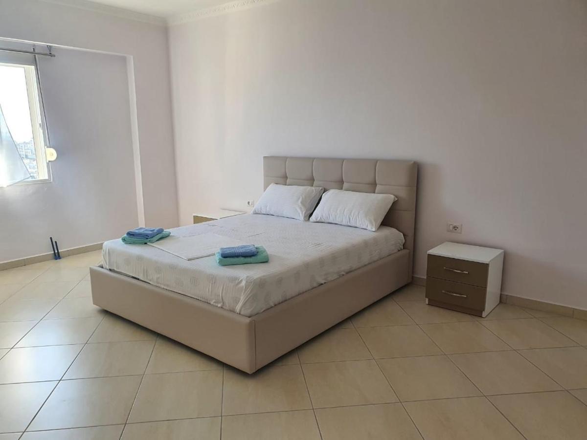 Xhulio Apartments Sarandë 외부 사진