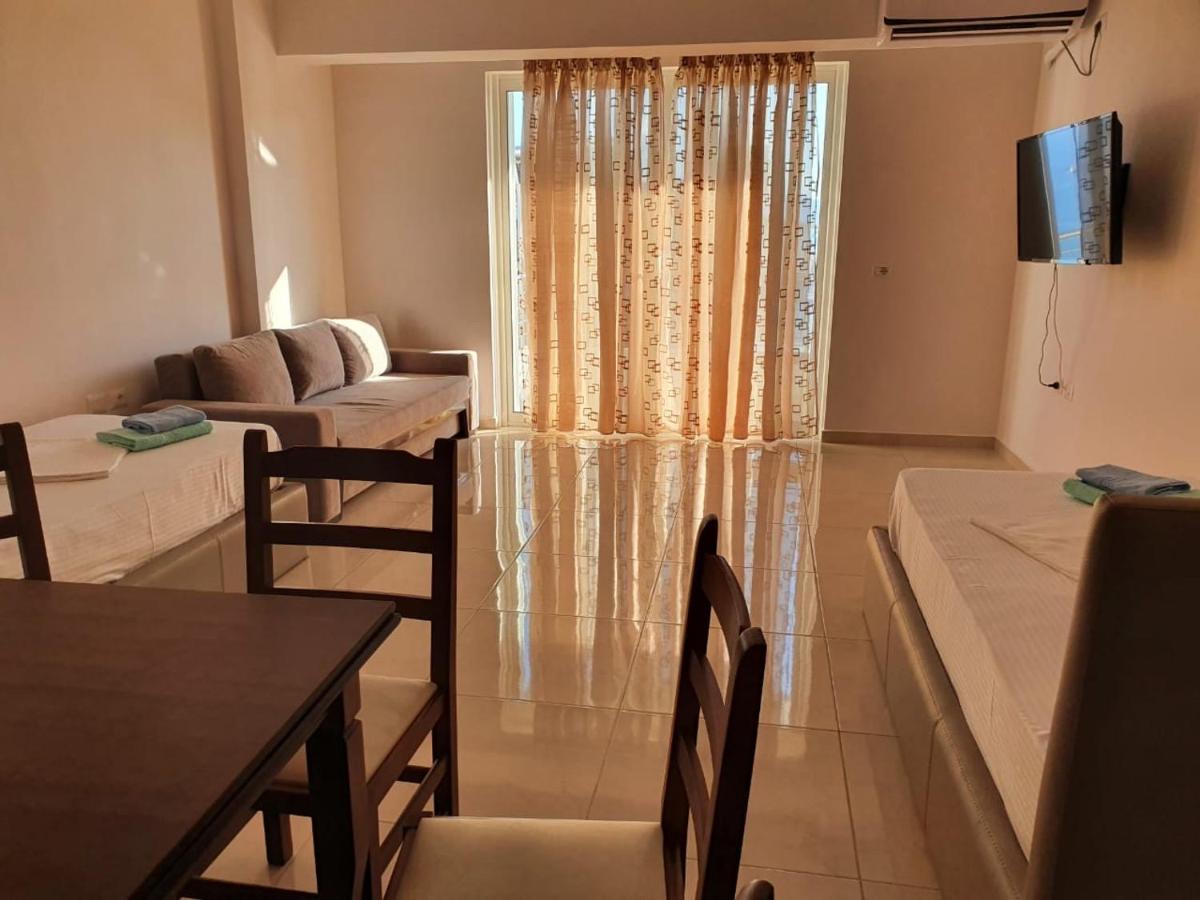 Xhulio Apartments Sarandë 외부 사진