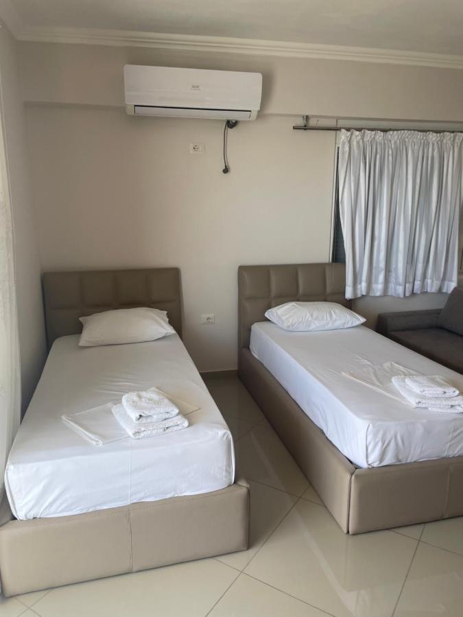 Xhulio Apartments Sarandë 외부 사진
