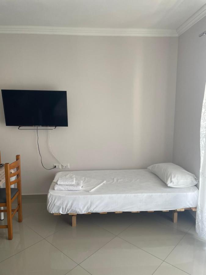 Xhulio Apartments Sarandë 외부 사진