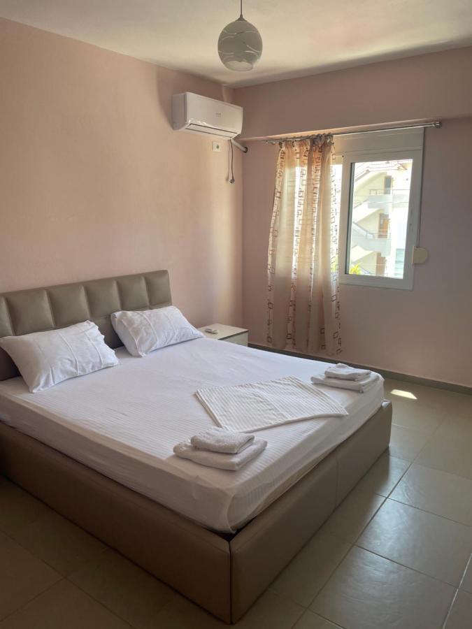 Xhulio Apartments Sarandë 외부 사진