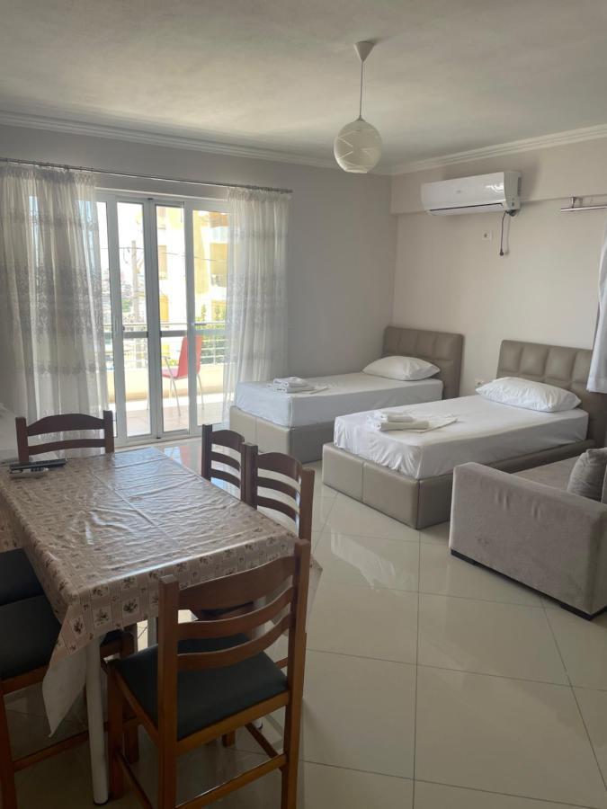 Xhulio Apartments Sarandë 외부 사진