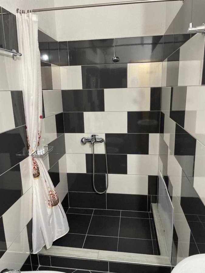 Xhulio Apartments Sarandë 외부 사진