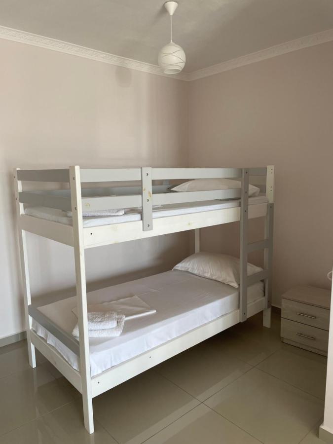 Xhulio Apartments Sarandë 외부 사진