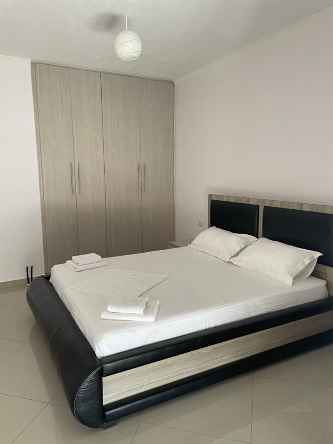 Xhulio Apartments Sarandë 외부 사진