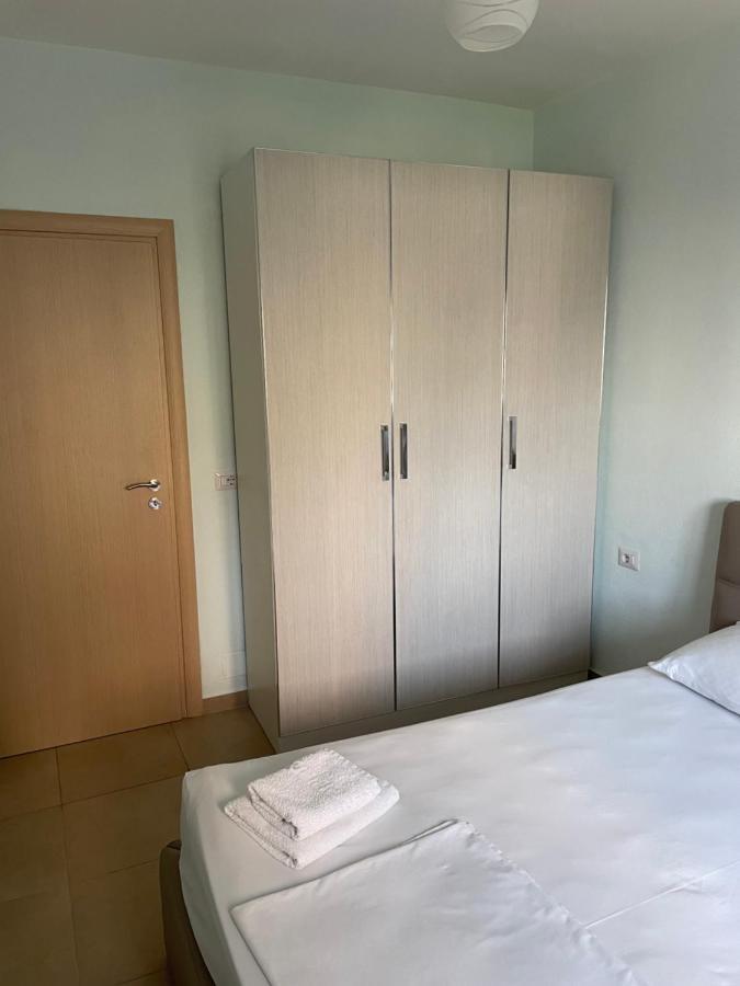 Xhulio Apartments Sarandë 외부 사진