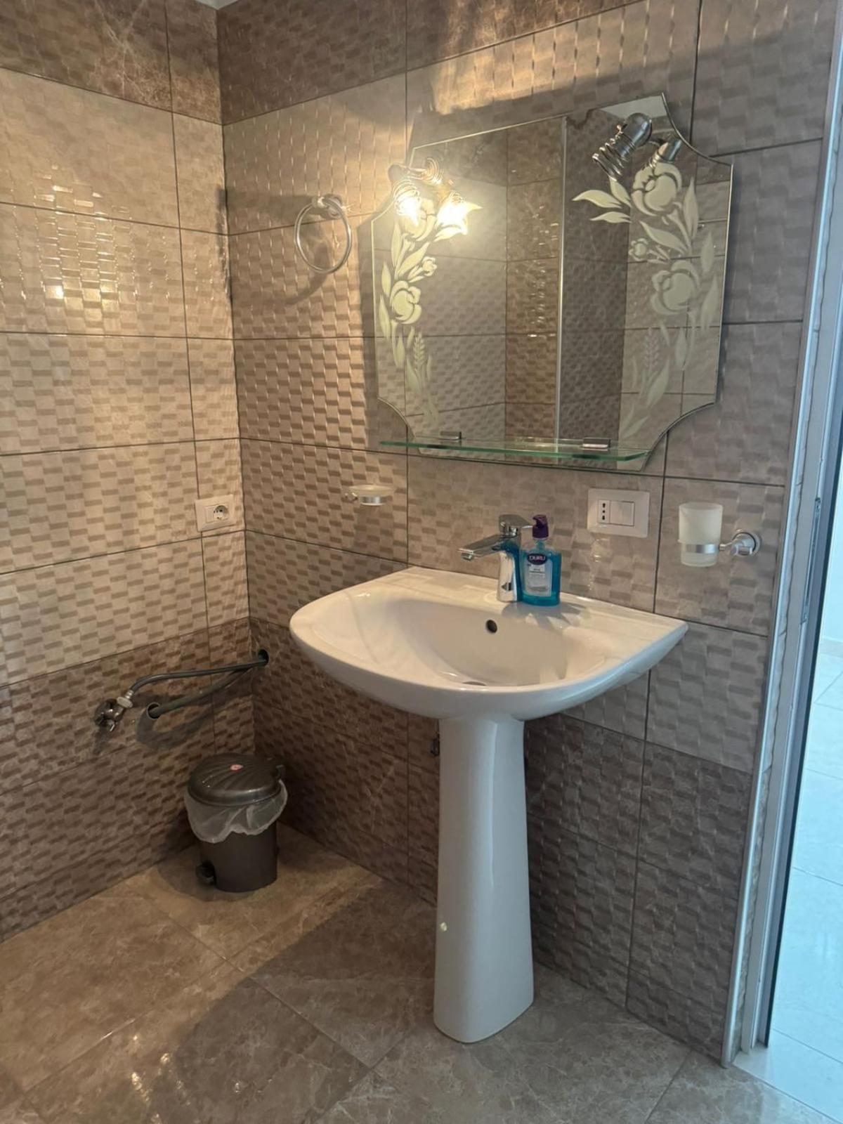 Xhulio Apartments Sarandë 외부 사진
