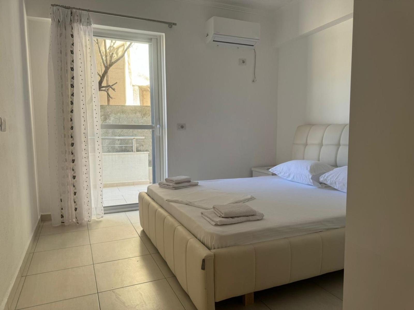 Xhulio Apartments Sarandë 외부 사진