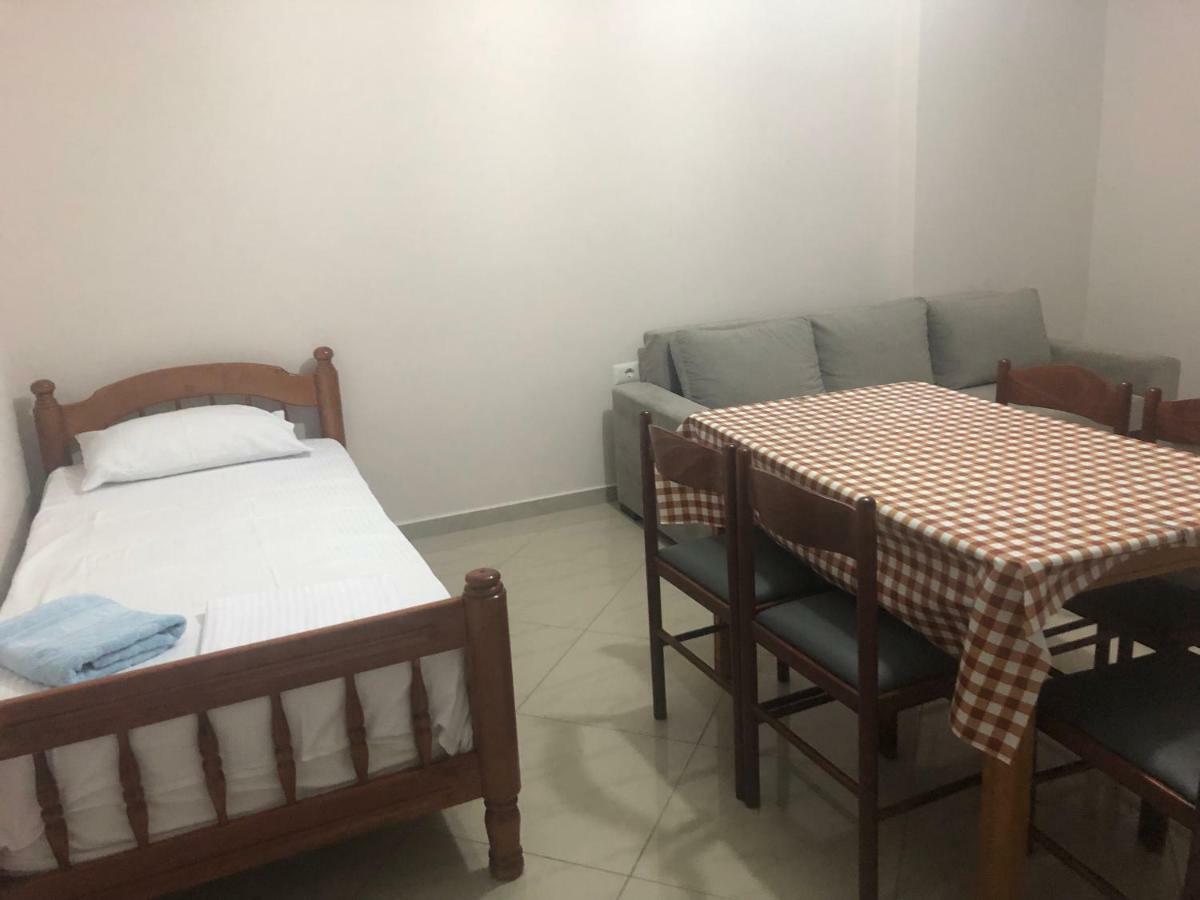 Xhulio Apartments Sarandë 외부 사진