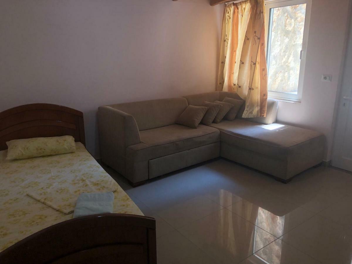 Xhulio Apartments Sarandë 외부 사진