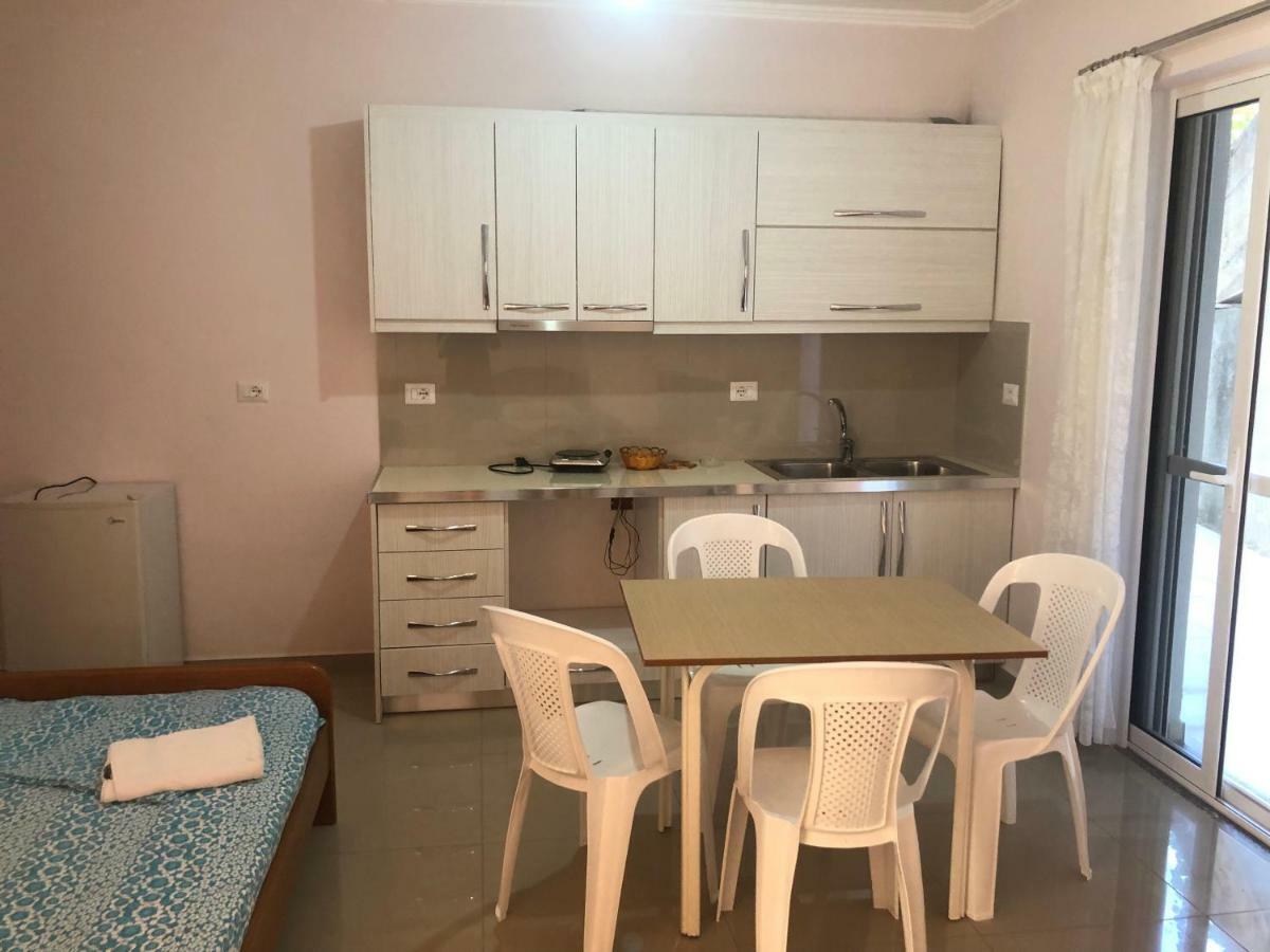 Xhulio Apartments Sarandë 외부 사진